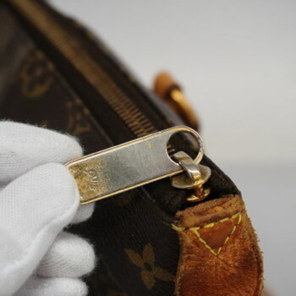 Louis Vuitton Monogram Totally MM Tote Bag - Picture 8 of 12